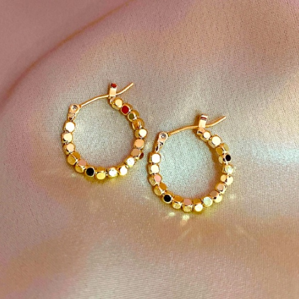 [GOLD]Dainty Delicate 19.5mm 18kt Gold Filled Beaded Small Huggie Hoop E… - Picture 3 of 8